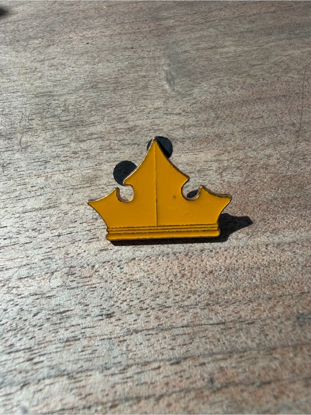 4/$20 Disney trading pin auroras gold crown